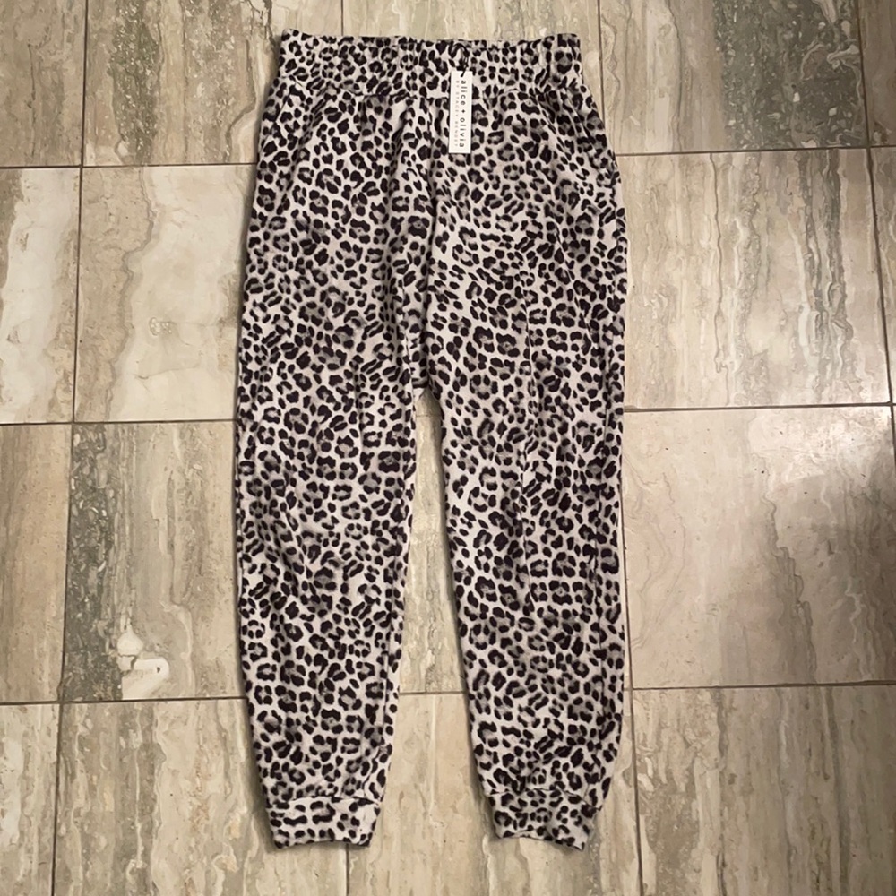 Leopard French Terry joggers Alice and Olivia